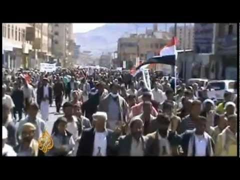 Yemeni security forces fire on protesters