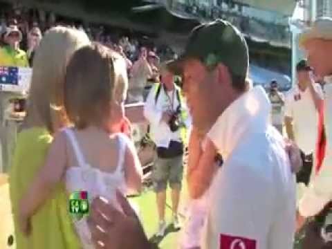 Fans CRY as Ponting leaves the ground during his last match.mp4