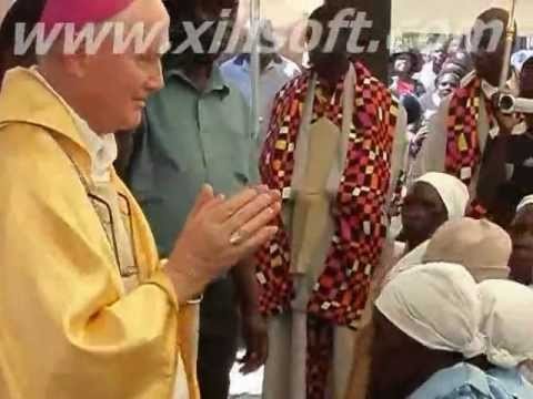 Zimbabwe Roman Catholic Ordination to Priesthood - Presentantion of gifts t