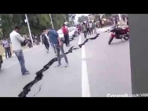 Nepal earthquake  huge cracks appear in road   Telegraph Nepal Depremi Nepa
